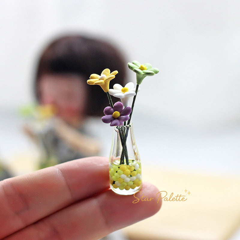 ミニチュアフラワーベース ガラス花瓶 小花デイジー装飾 1/12 ドールハウス用 OB11対応