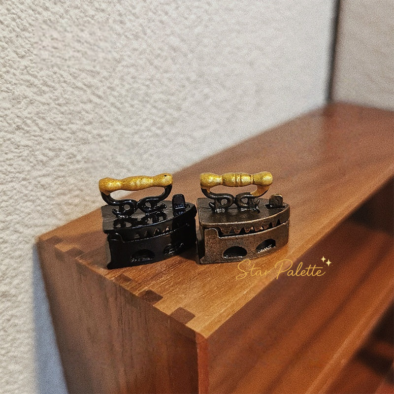 ミニチュア 炭火アイロン 1/12 合金製 アンティーク調 昭和レトロ
